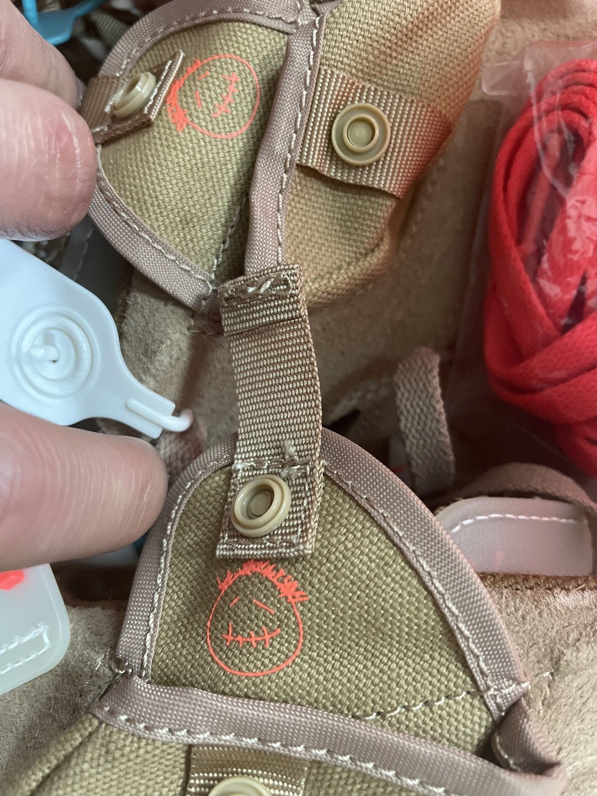 Jordan Brand × Travis Scott Air Jordan 6 Travis Scott British Khaki Size US 8.5 / EU 41-42 - 20 Thumbnail