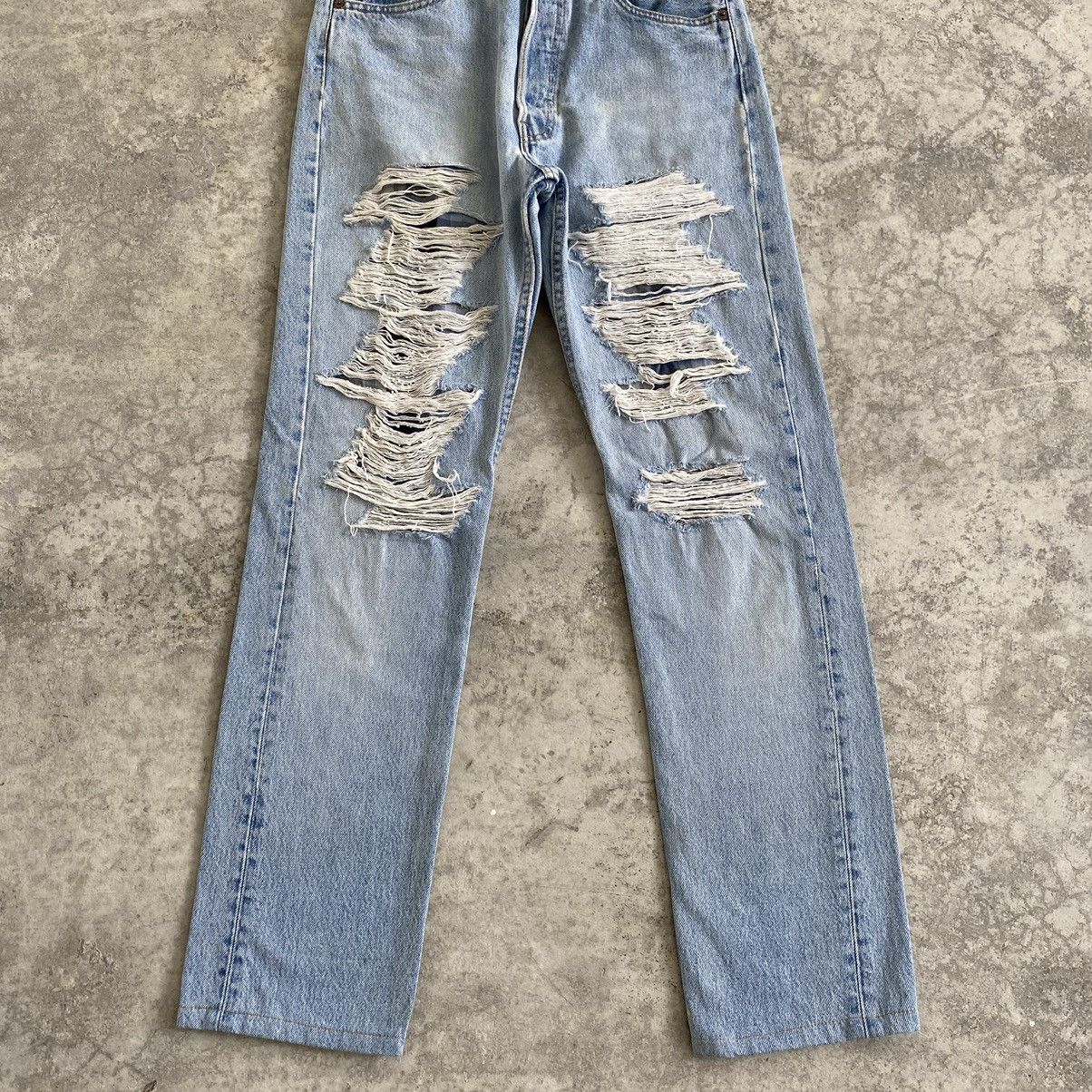 Levi's Size 28x30.5 Vintage Levi's 501 Light Washed Ripped Jeans Size US 28 / EU 44 - 3 Thumbnail
