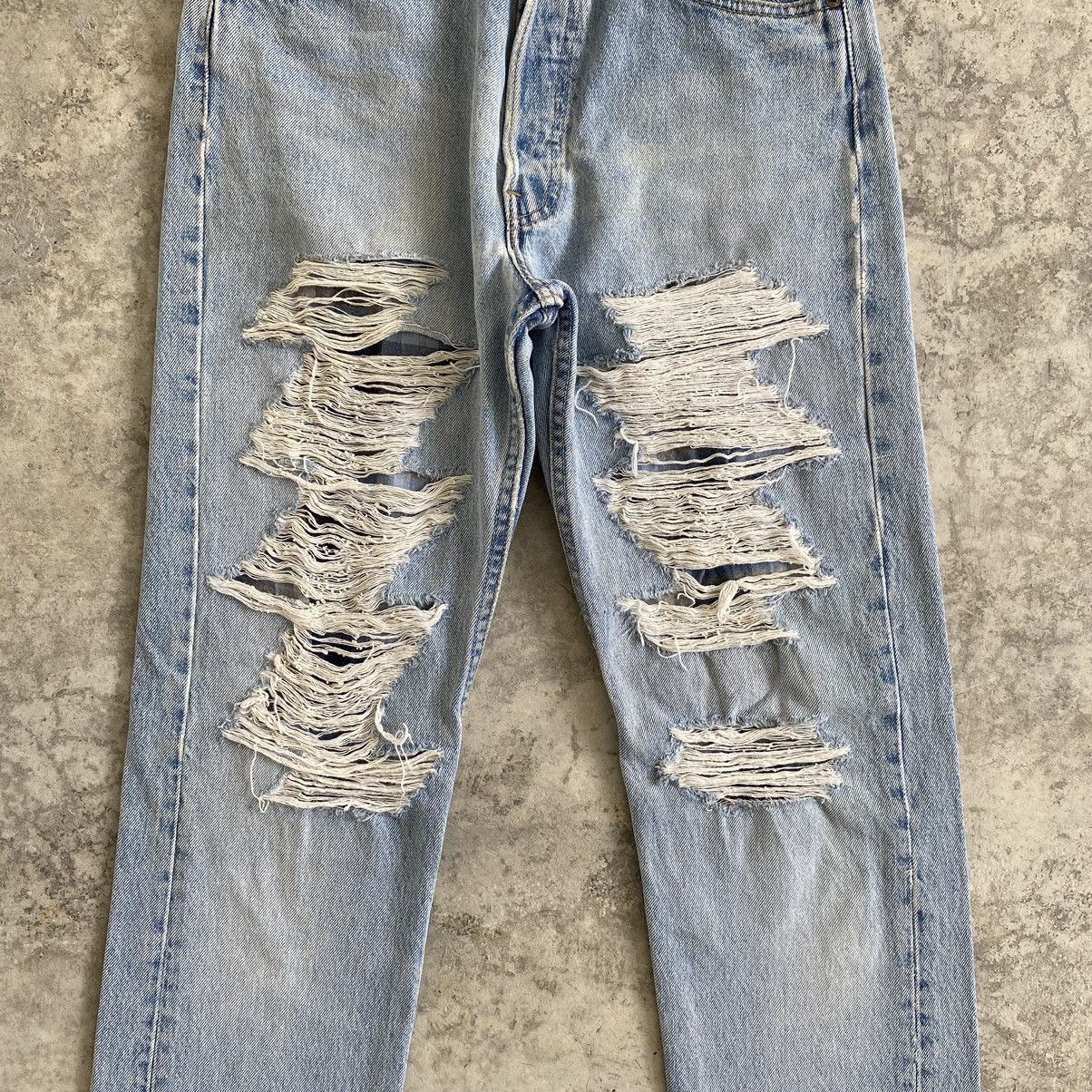 Levi's Size 28x30.5 Vintage Levi's 501 Light Washed Ripped Jeans Size US 28 / EU 44 - 5 Thumbnail