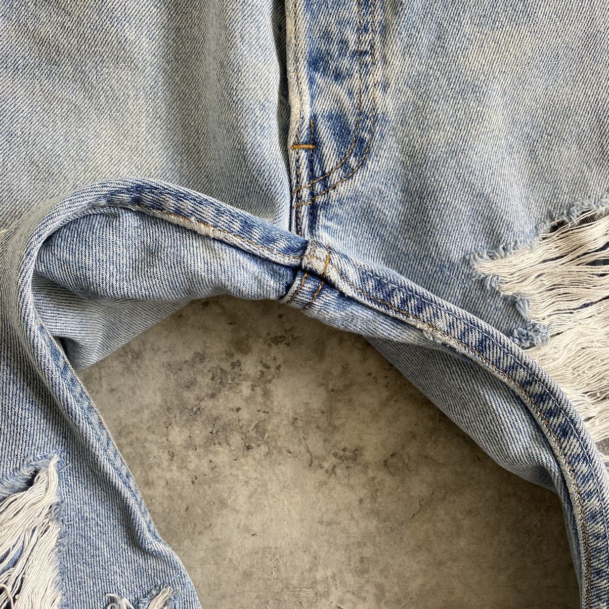 Levi's Size 28x30.5 Vintage Levi's 501 Light Washed Ripped Jeans Size US 28 / EU 44 - 9 Thumbnail