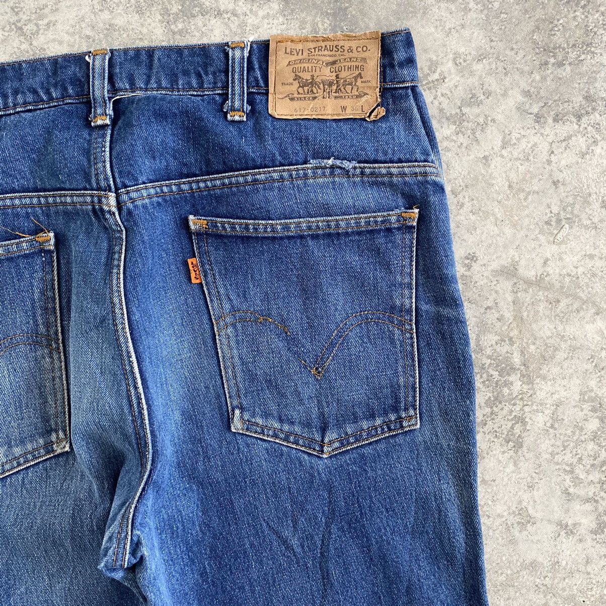 Levi's VTG Levi's 617 Orange Tab Faded Blue Flared Denim Jeans Size US 34 / EU 50 - 1 Thumbnail