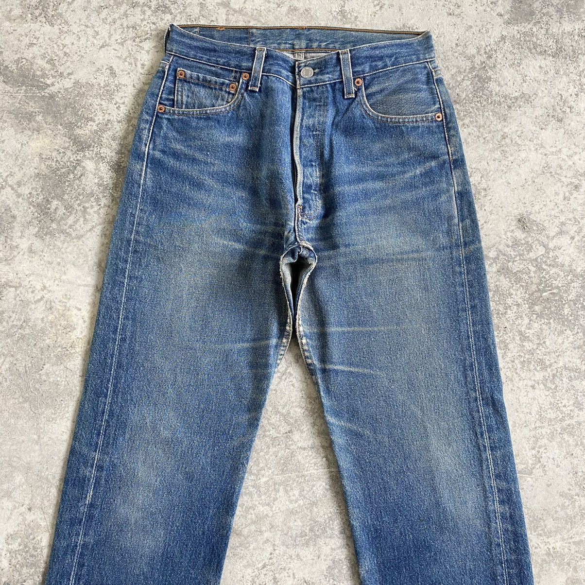 Levi's Vintage 1996 Levi's 501 Faded Blue Denim Jeans Size US 28 / EU 44 - 3 Thumbnail