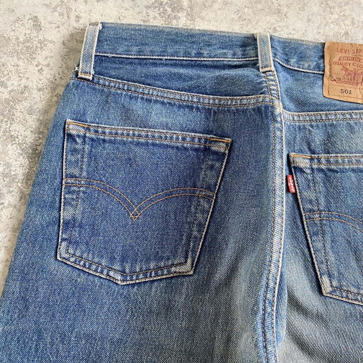 Levi's Vintage 1996 Levi's 501 Faded Blue Denim Jeans Size US 28 / EU 44 - 17 Thumbnail