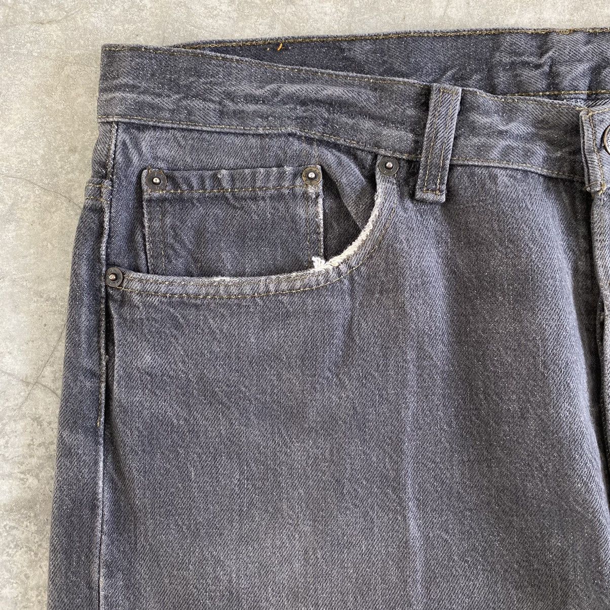 Levi's Size 37x33.5 VTG Late 80’s Levi's 501 Faded Black Jeans Size US 37 - 7 Thumbnail