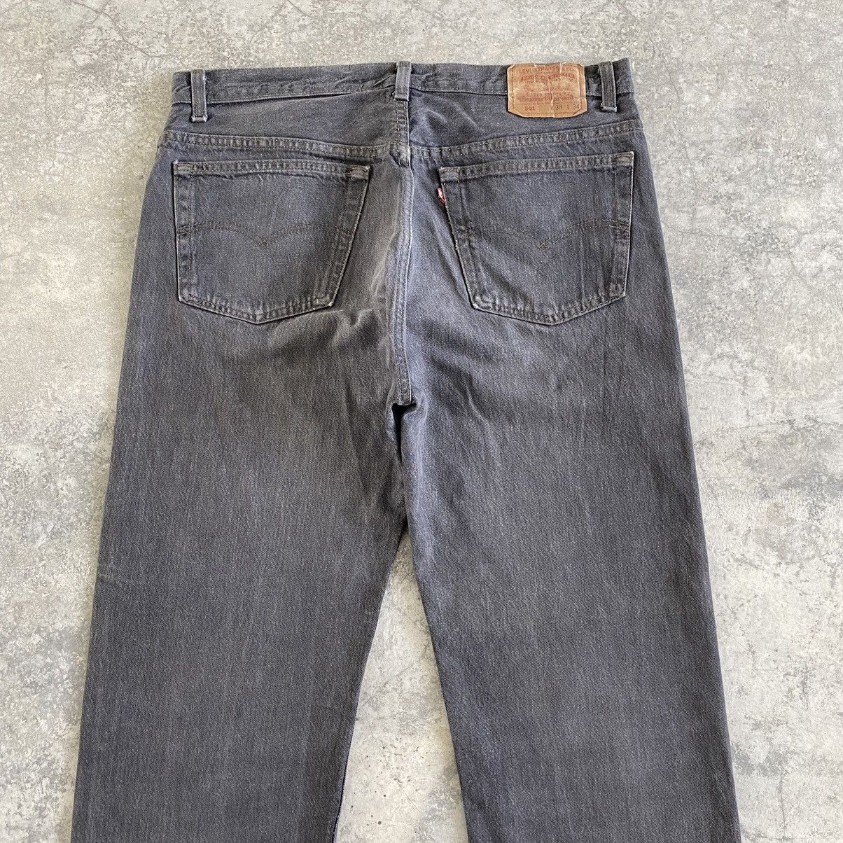 Levi's Size 37x33.5 VTG Late 80’s Levi's 501 Faded Black Jeans Size US 37 - 13 Thumbnail