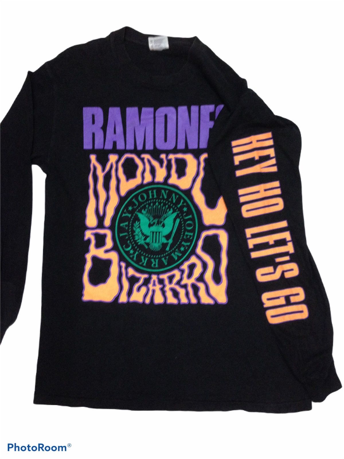 Band Tees VINTAGE 90s RAMONES 1995 MONDO BIZARRO PUNK SHIRT Size US M / EU 48-50 / 2 - 4 Thumbnail