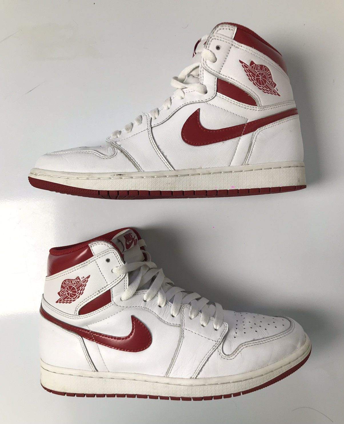 Jordan Brand Air Jordan 1 Retro High OG Metallic Red 2017 Size US 10 / EU 43 - 2 Thumbnail
