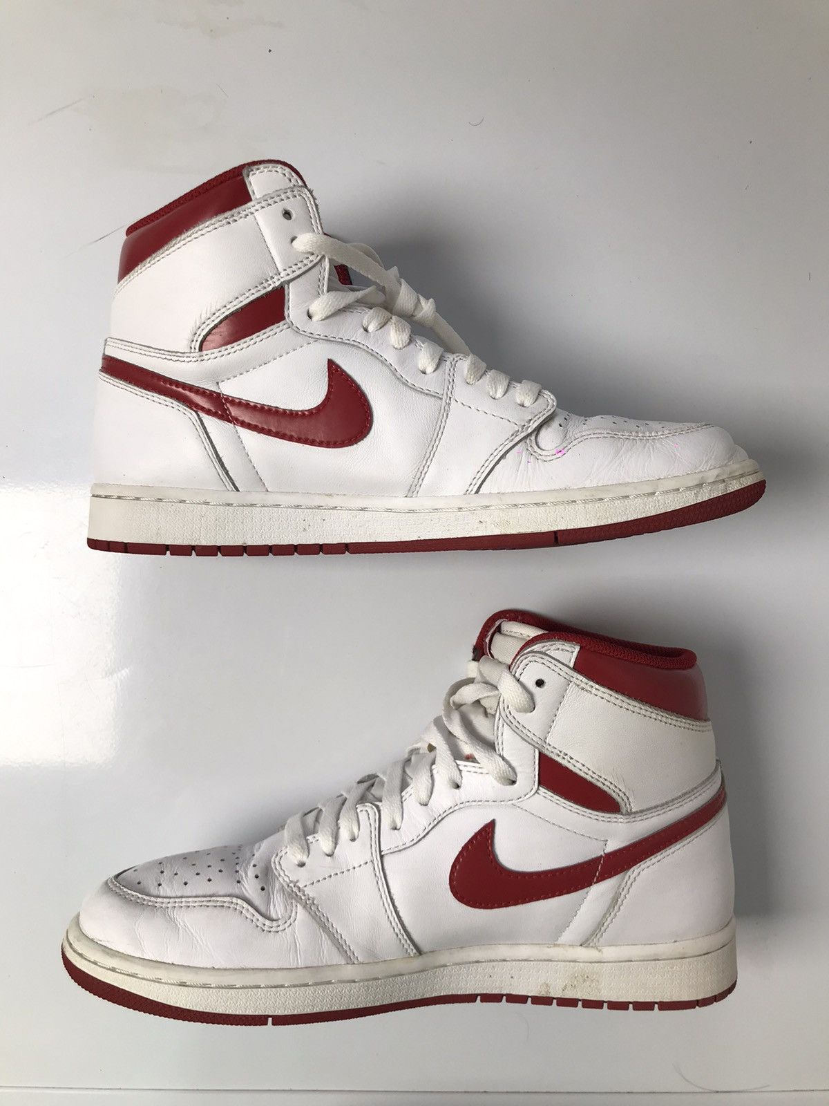 Jordan Brand Air Jordan 1 Retro High OG Metallic Red 2017 Size US 10 / EU 43 - 1 Thumbnail