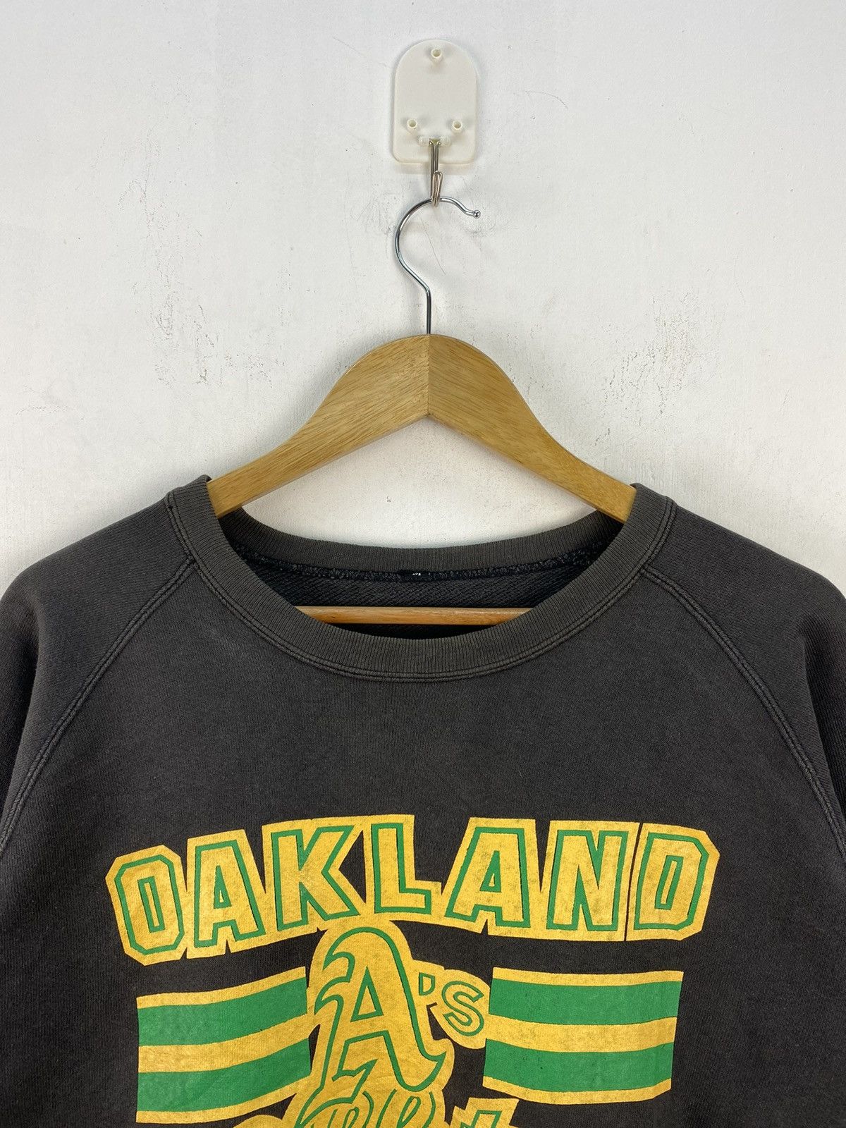 MLB Vintage 90s Oakland Atheltics Sweatshirt Faded Black Size US M / EU 48-50 / 2 - 3 Thumbnail