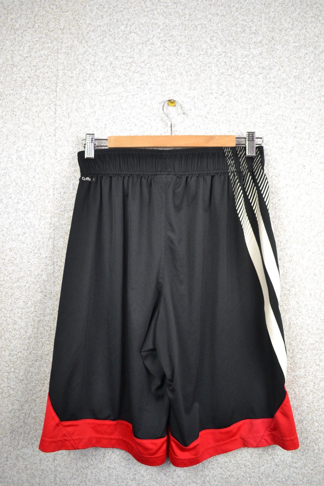 NBA CHICAGO BULLS NBA ADIDAS SHORTS BASKETBALL Size US 30 / EU 46 - 2 Thumbnail