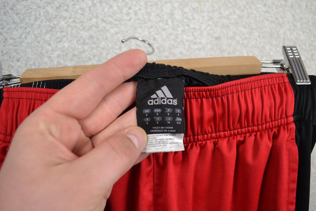 NBA CHICAGO BULLS NBA ADIDAS SHORTS BASKETBALL Size US 30 / EU 46 - 6 Thumbnail