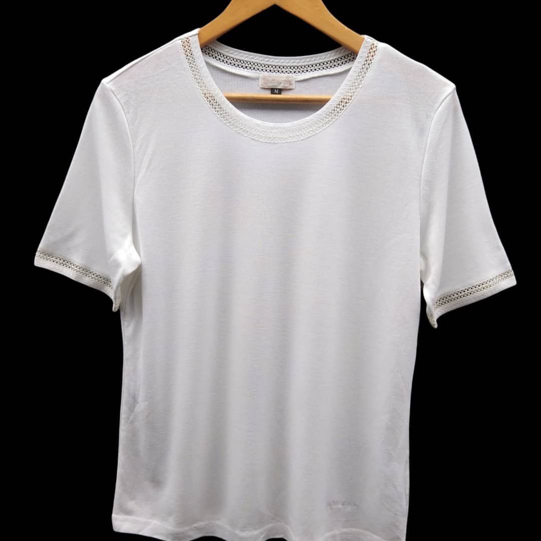 Burberry × Vintage Vintage Signature Burberrys Plain White Tshirt Size US M / EU 48-50 / 2 - 1 Thumbnail