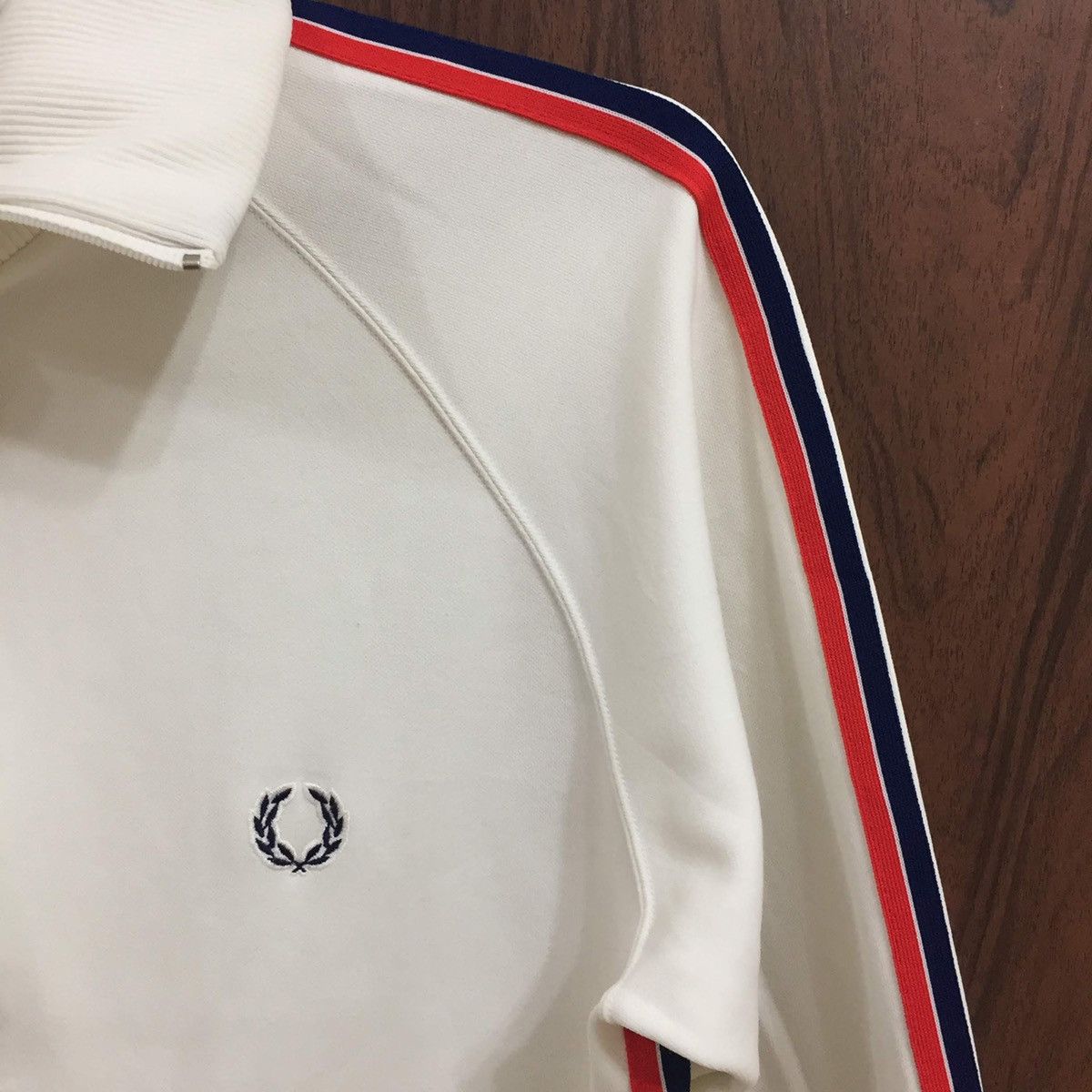 Fred Perry Vintage Fred Perry sweatshirt small logo stripe L fit M Size US M / EU 48-50 / 2 - 4 Thumbnail
