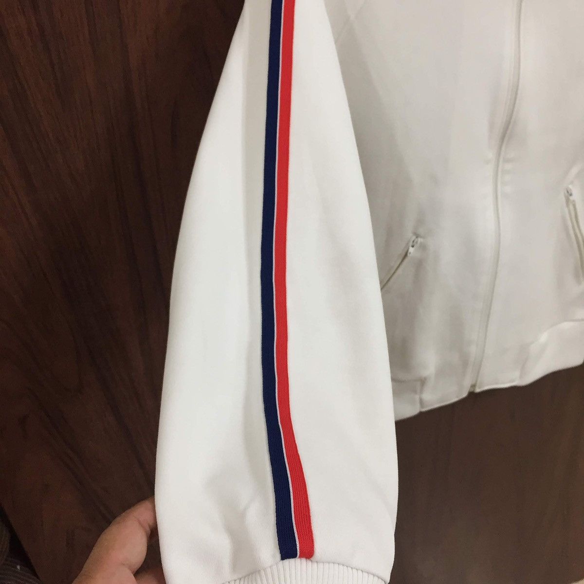 Fred Perry Vintage Fred Perry sweatshirt small logo stripe L fit M Size US M / EU 48-50 / 2 - 8 Thumbnail