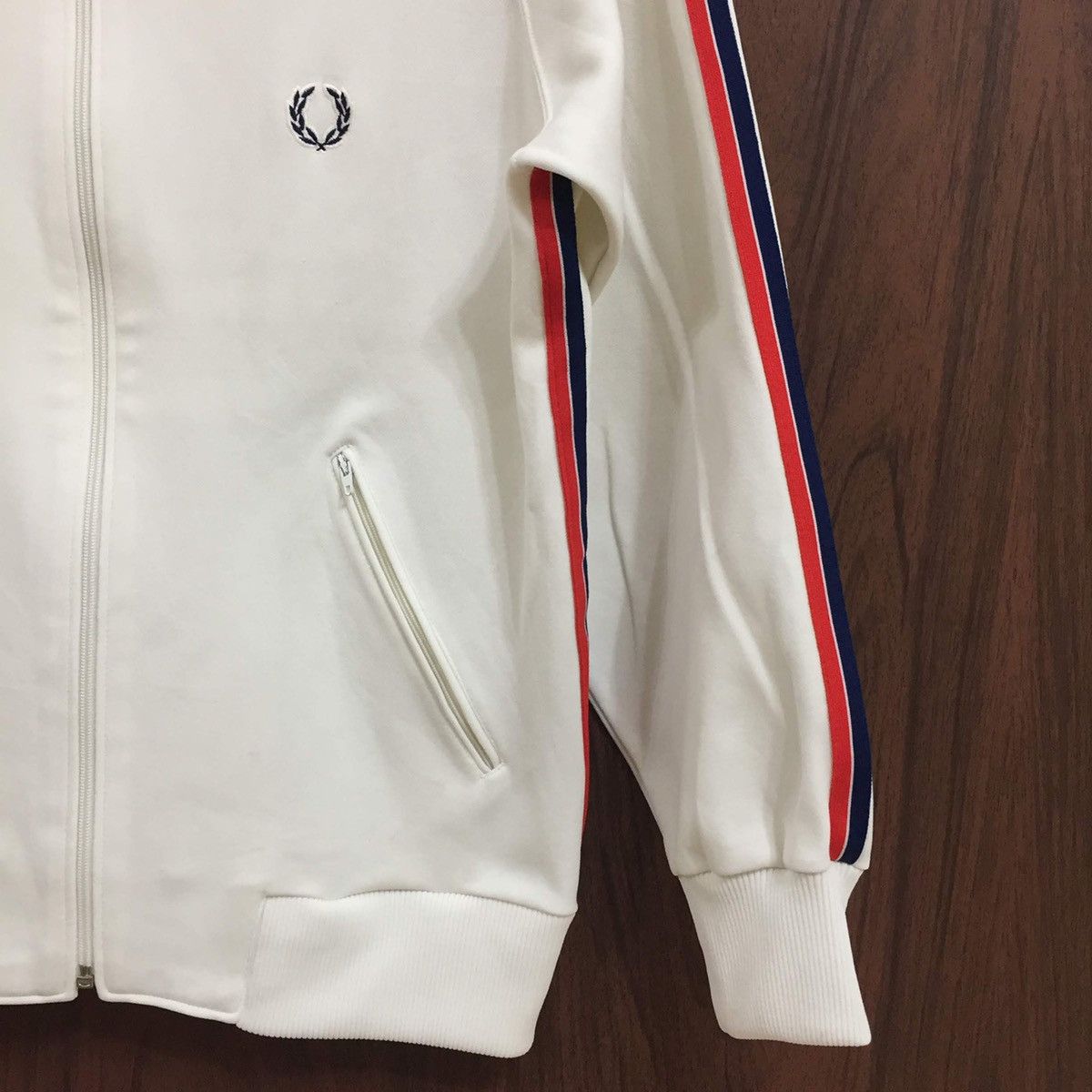 Fred Perry Vintage Fred Perry sweatshirt small logo stripe L fit M Size US M / EU 48-50 / 2 - 6 Thumbnail