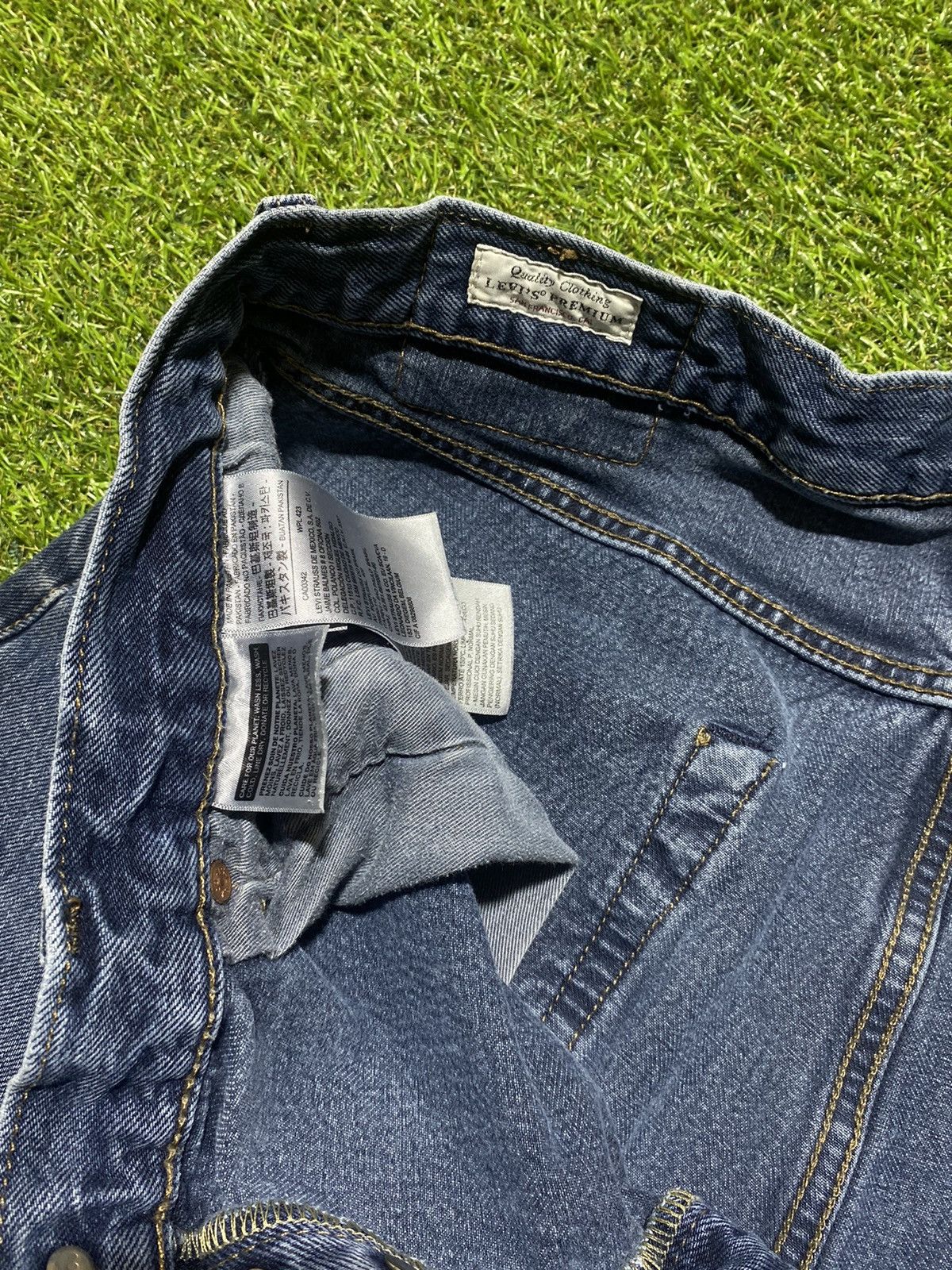 Levi's Vintage 90s Levi’s 501 jeans denim faded size 34x32 Size US 34 / EU 50 - 7 Thumbnail