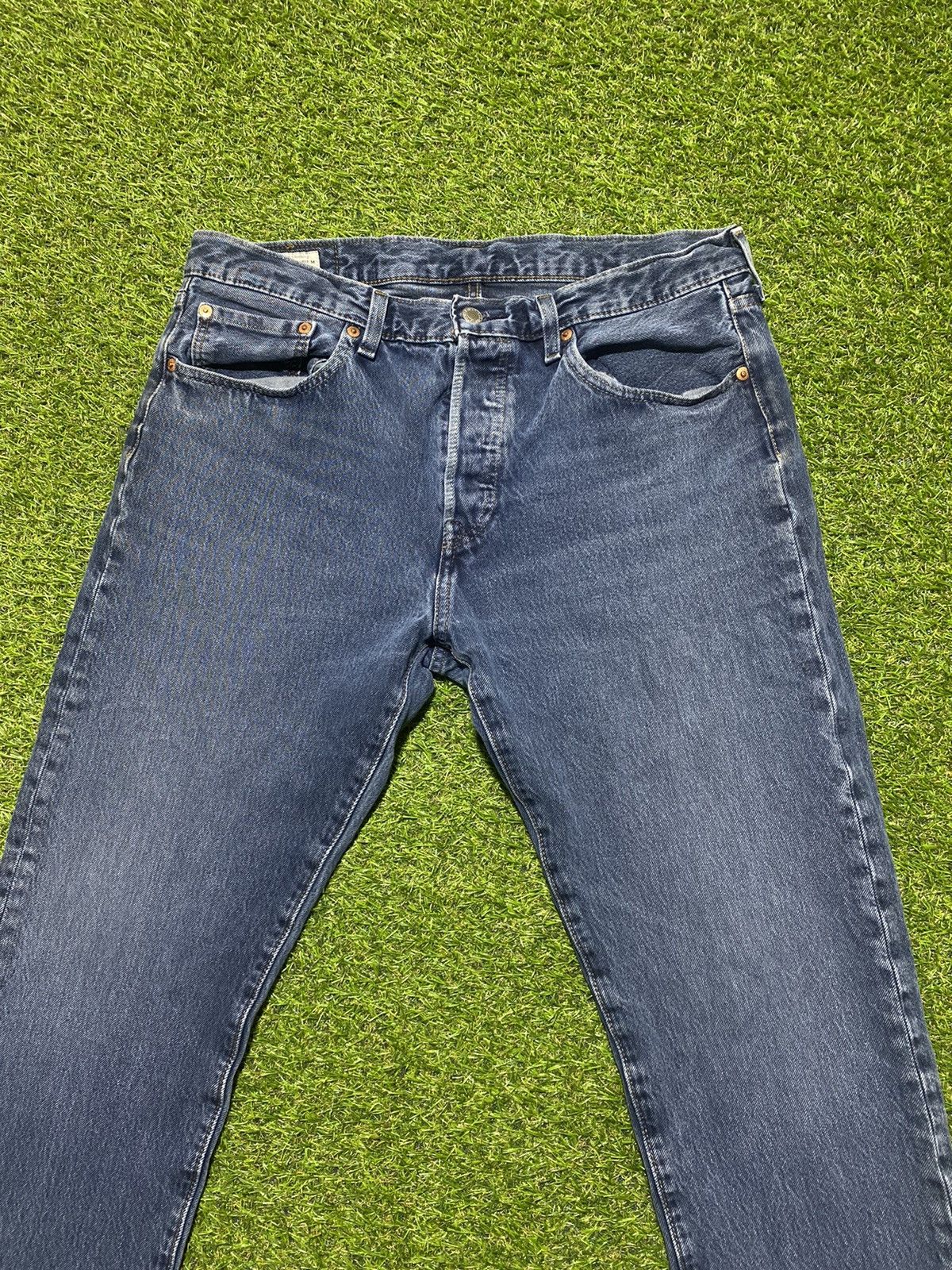 Levi's Vintage 90s Levi’s 501 jeans denim faded size 34x32 Size US 34 / EU 50 - 2 Thumbnail