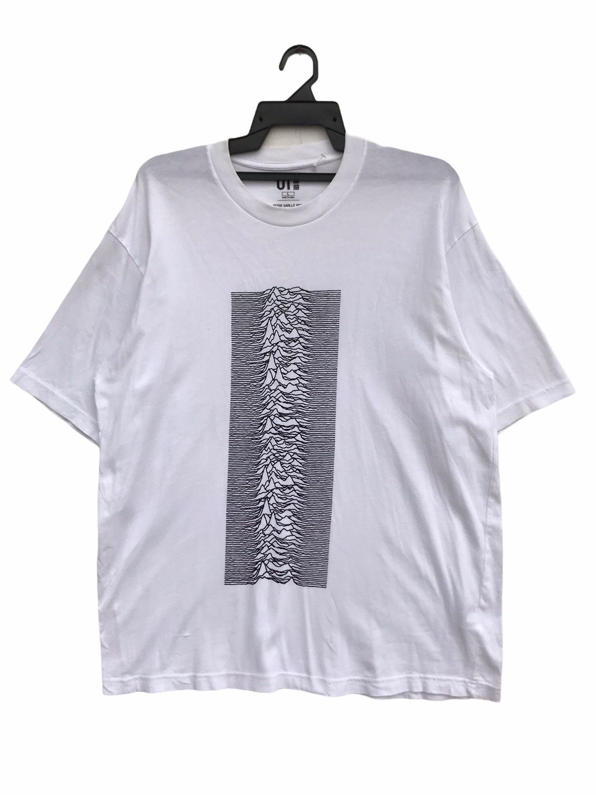 Band Tees Uniqlo X Joy Division X Peter Saville Remix Size US L / EU 52-54 / 3 - 1 Thumbnail
