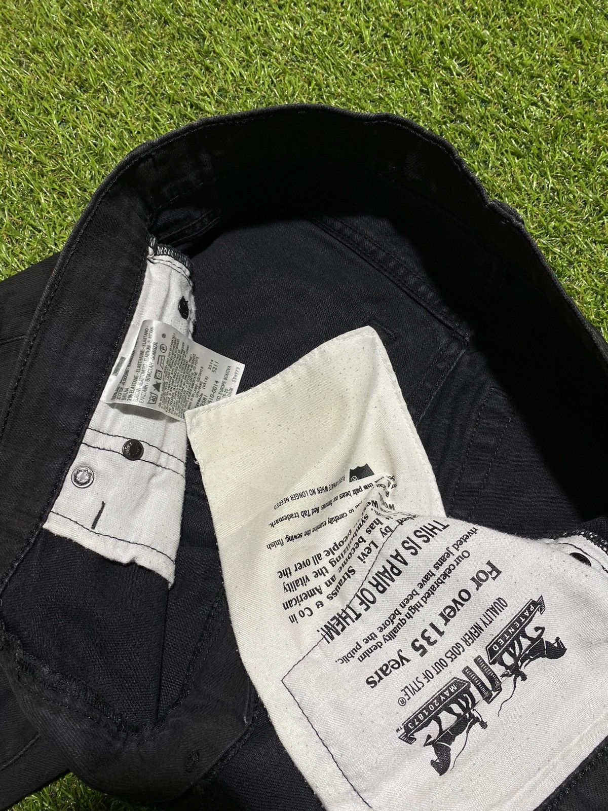 Levi's × Vintage Vintage 90s Levi’s jeans denim 510 streetwear size 31x32 Size US 31 - 7 Thumbnail