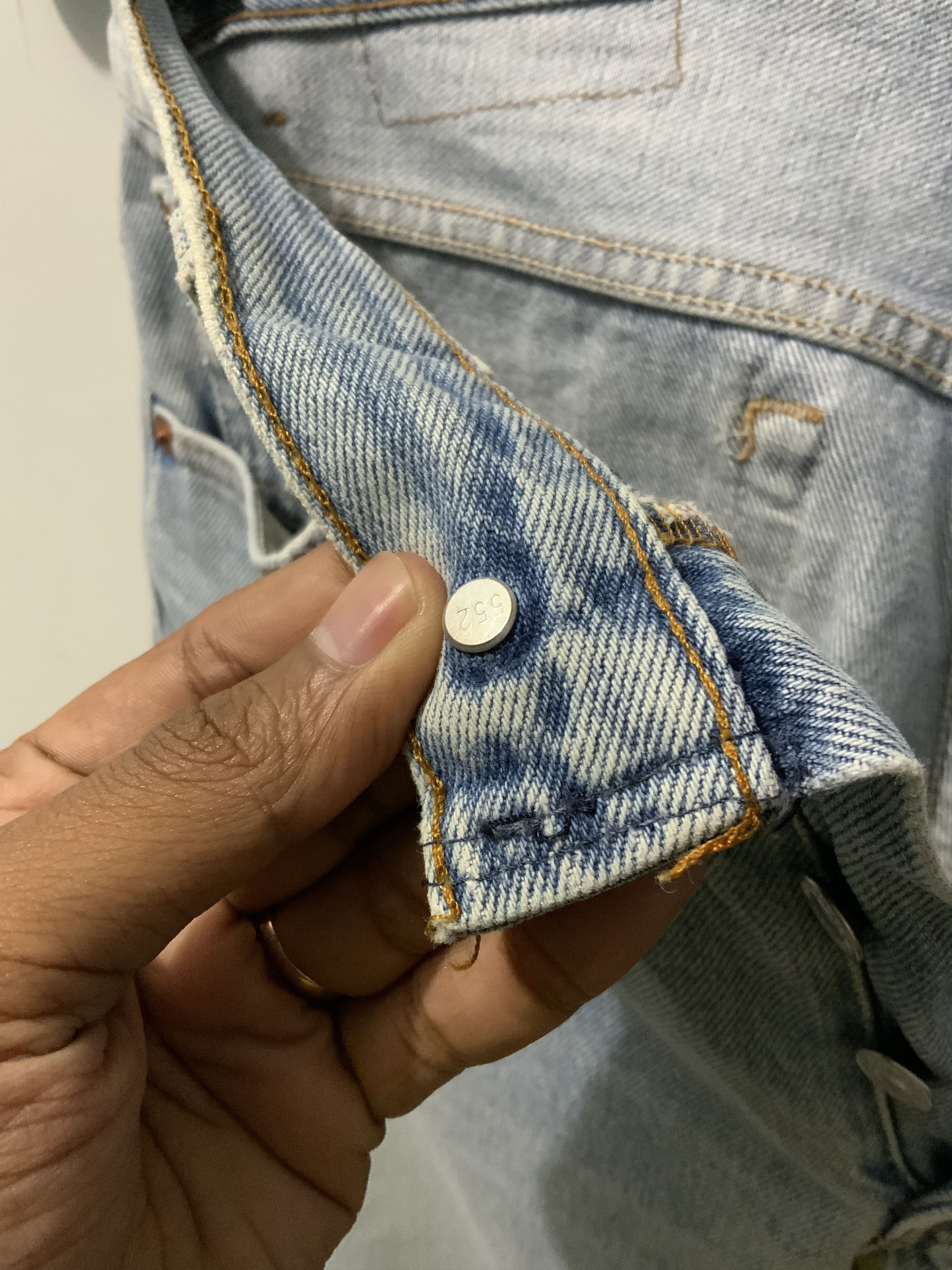 Levi's Vintage Clothing Thrashed Levi’s 552 Made in USA Denim Light Wash Jeans Size US 31 - 13 Thumbnail
