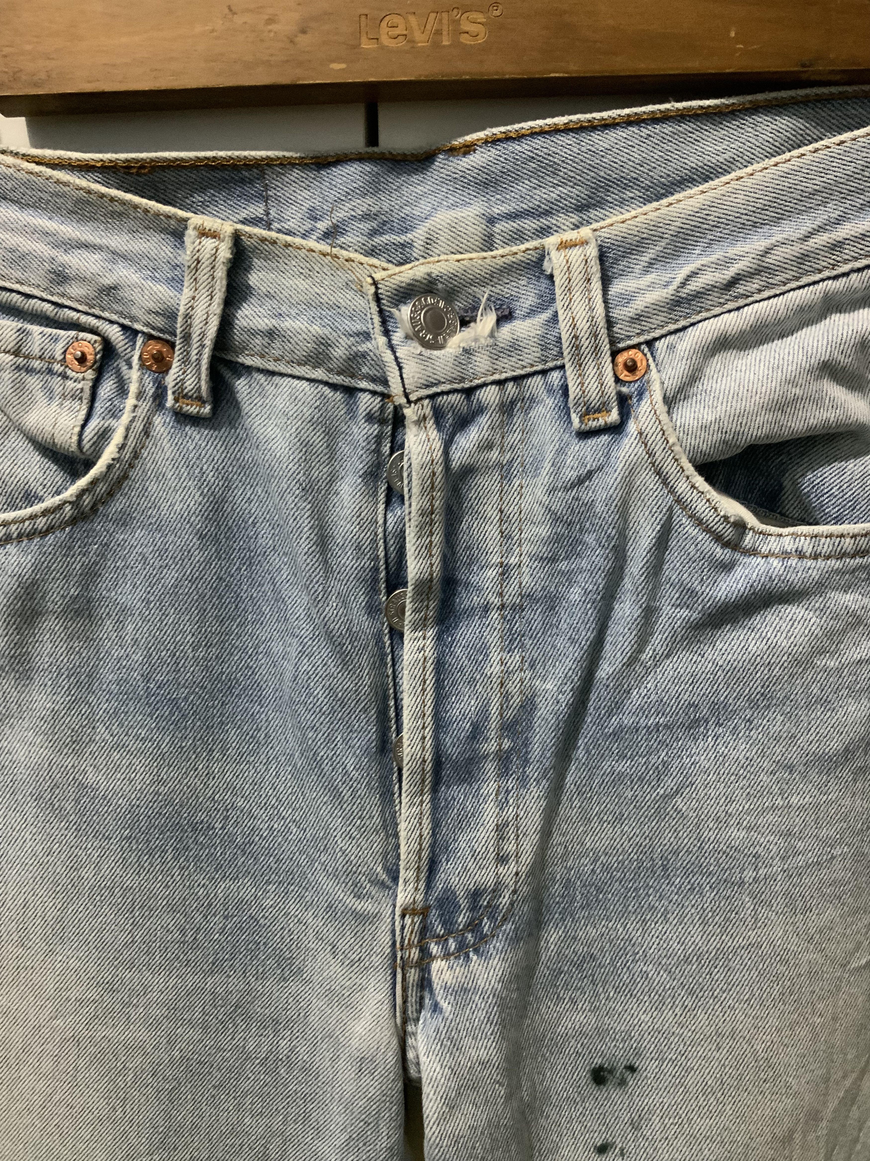 Levi's Vintage Clothing Thrashed Levi’s 552 Made in USA Denim Light Wash Jeans Size US 31 - 7 Thumbnail