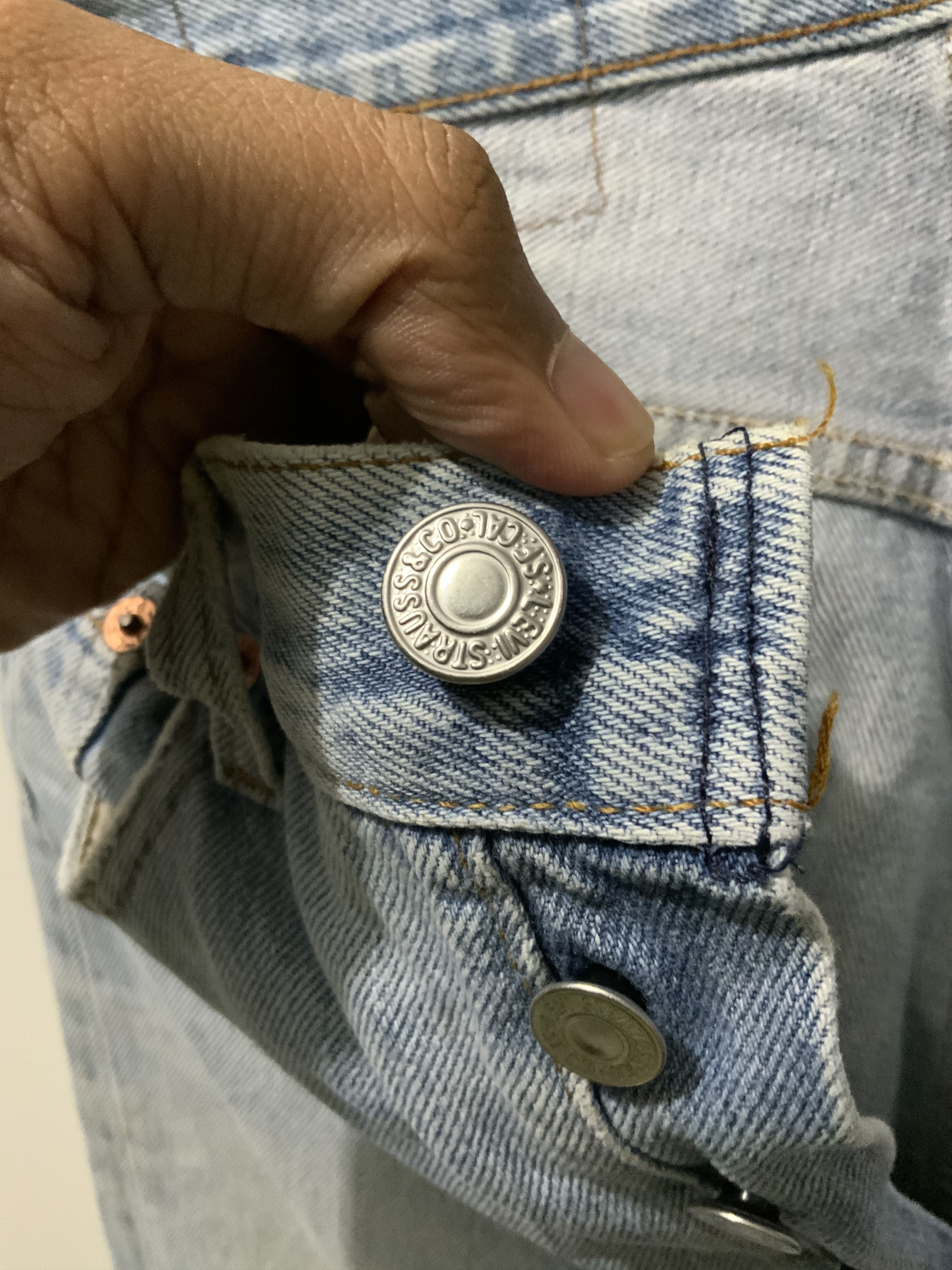 Levi's Vintage Clothing Thrashed Levi’s 552 Made in USA Denim Light Wash Jeans Size US 31 - 14 Thumbnail