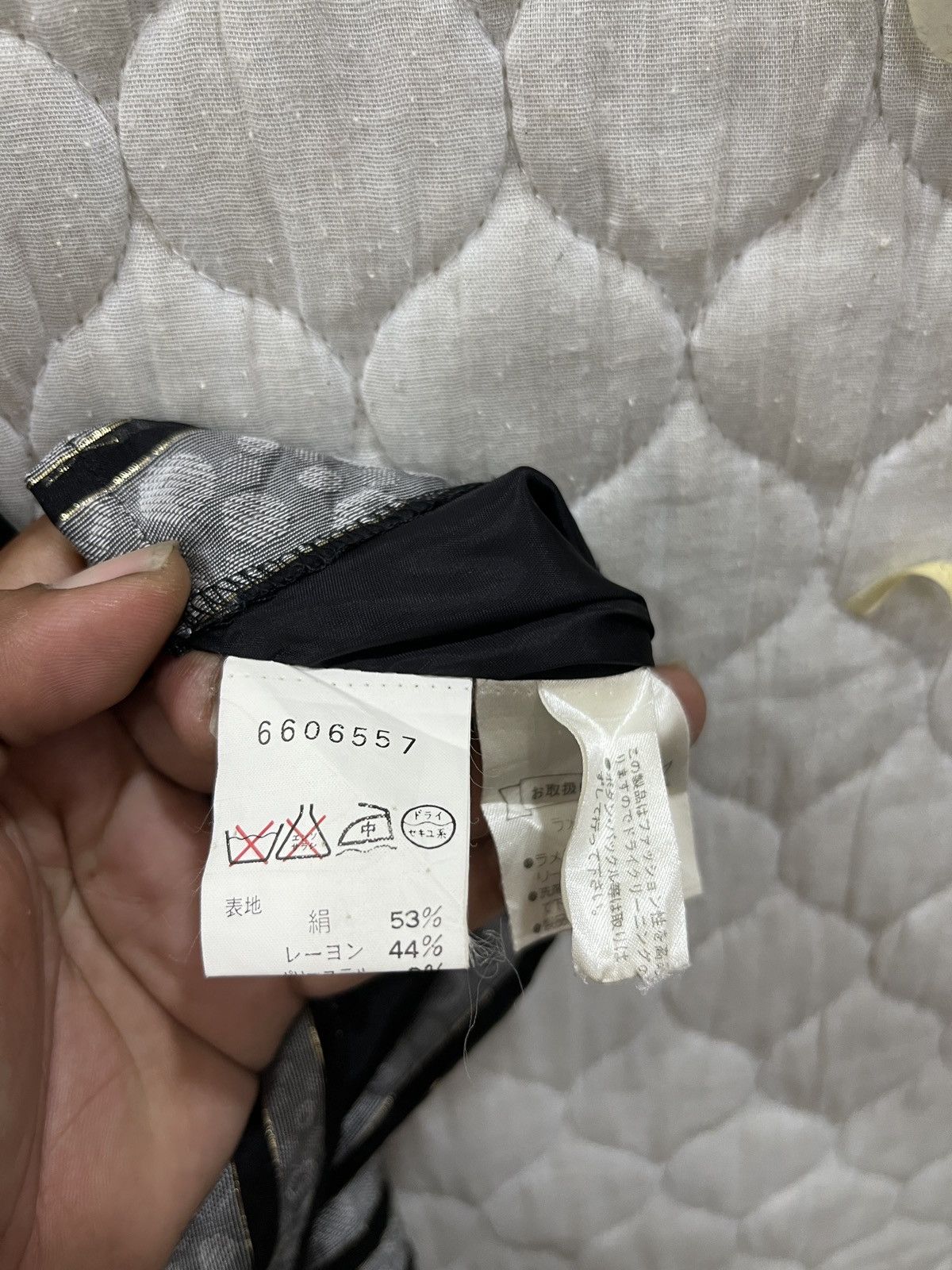 Givenchy (Www). GIVENCHY HI FORMAL SILK BUTTON UP Size M / US 6-8 / IT 42-44 - 9 Thumbnail
