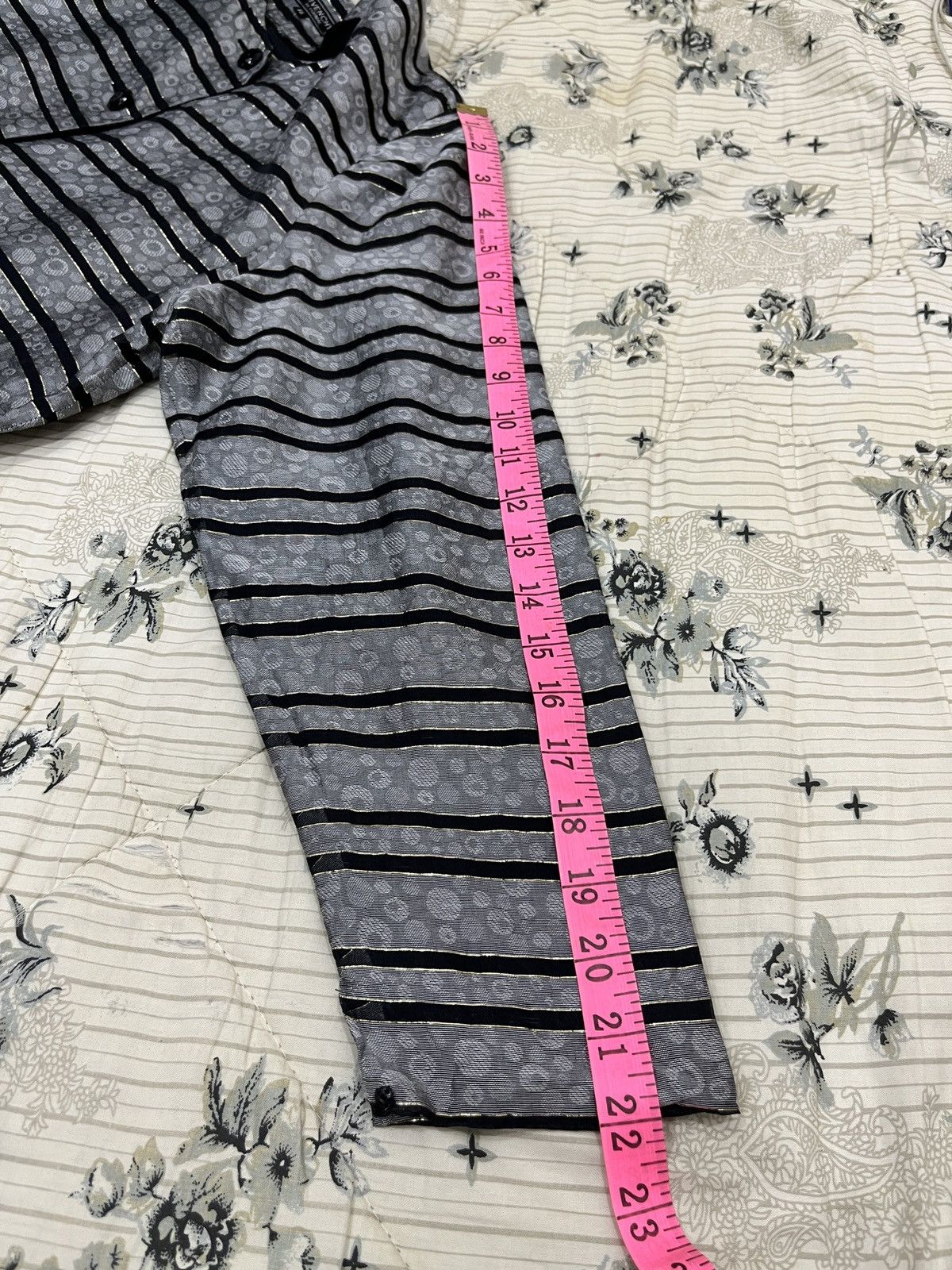 Givenchy (Www). GIVENCHY HI FORMAL SILK BUTTON UP Size M / US 6-8 / IT 42-44 - 16 Thumbnail