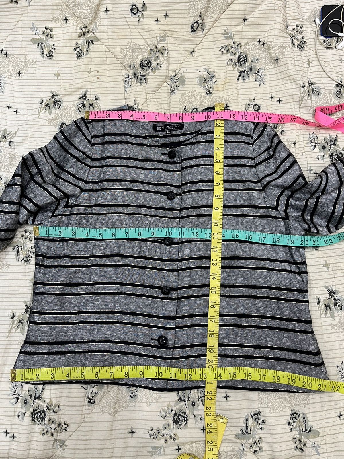 Givenchy (Www). GIVENCHY HI FORMAL SILK BUTTON UP Size M / US 6-8 / IT 42-44 - 15 Thumbnail