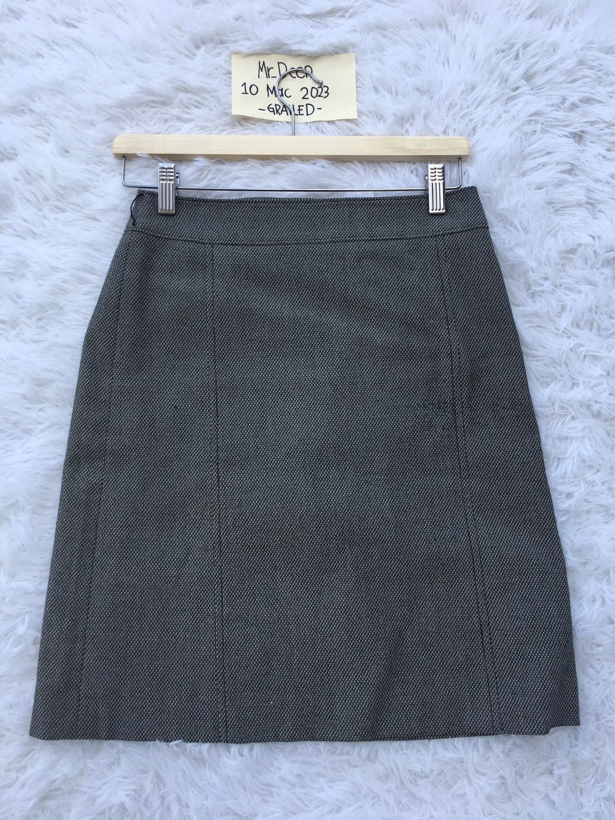 Burberry Rare Vintage 90s Burberry Grey Midi Skirt Size 28" / US 6 / IT 42 - 2 Thumbnail