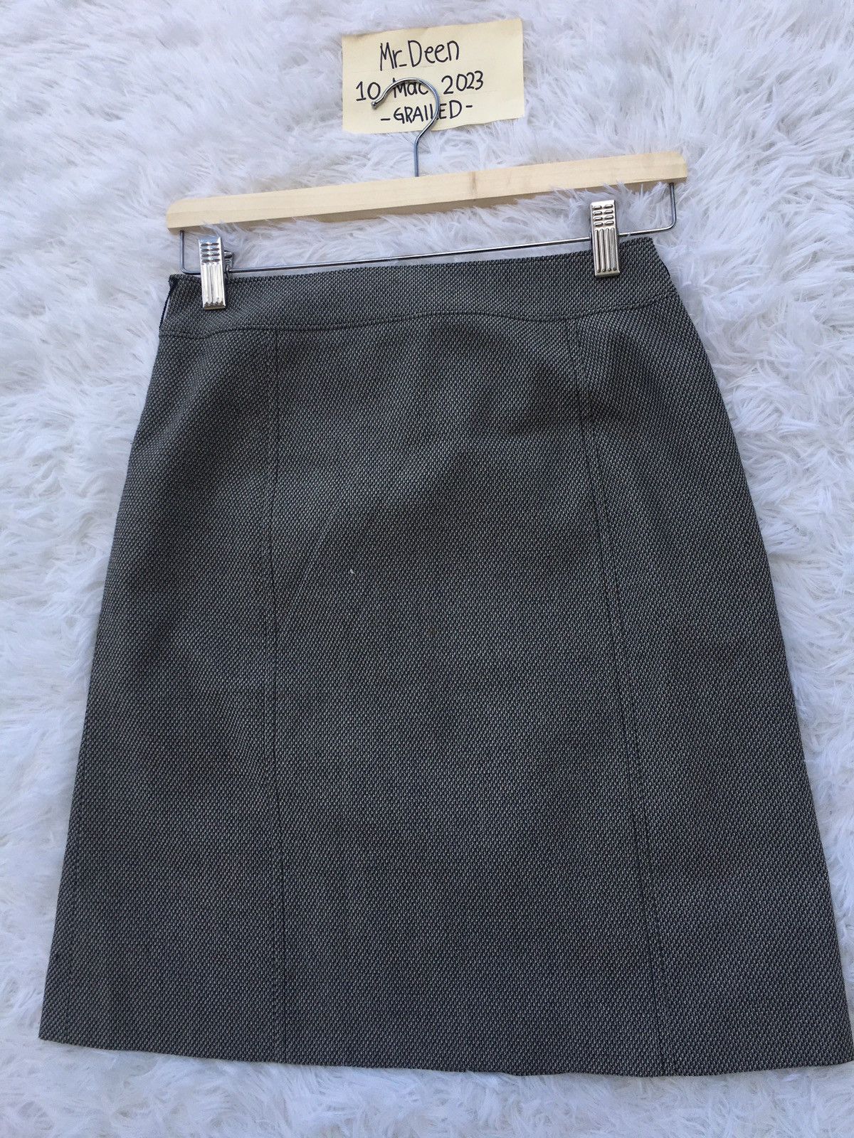Vintage Rare Vintage 90s Burberry Grey Midi Skirt Size 28" / US 6 / IT 42 - 13 Preview
