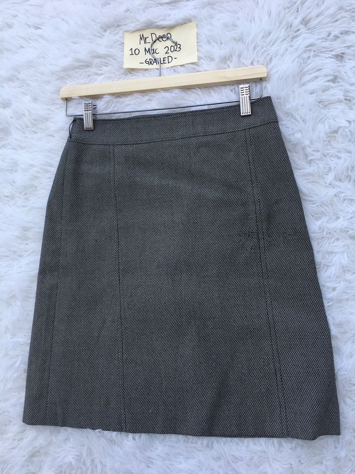 Burberry Rare Vintage 90s Burberry Grey Midi Skirt Size 28" / US 6 / IT 42 - 4 Thumbnail