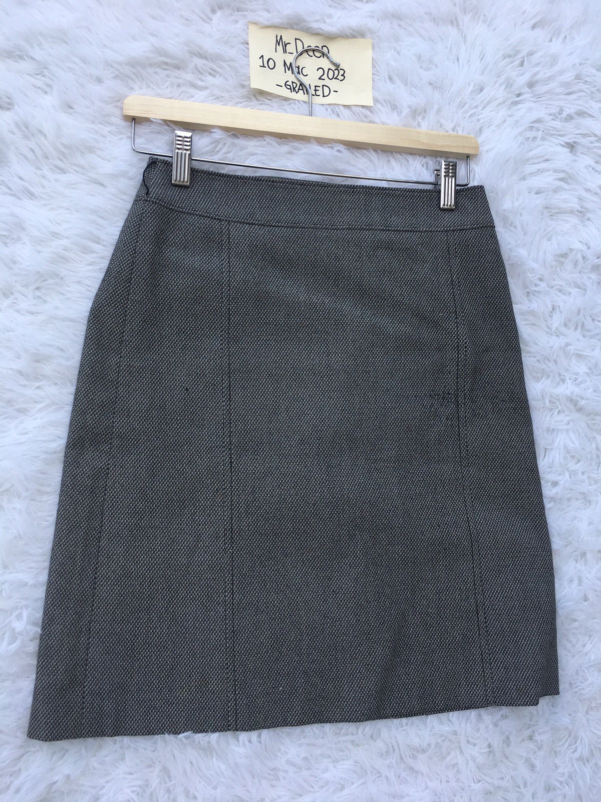 Vintage Rare Vintage 90s Burberry Grey Midi Skirt Size 28" / US 6 / IT 42 - 3 Thumbnail