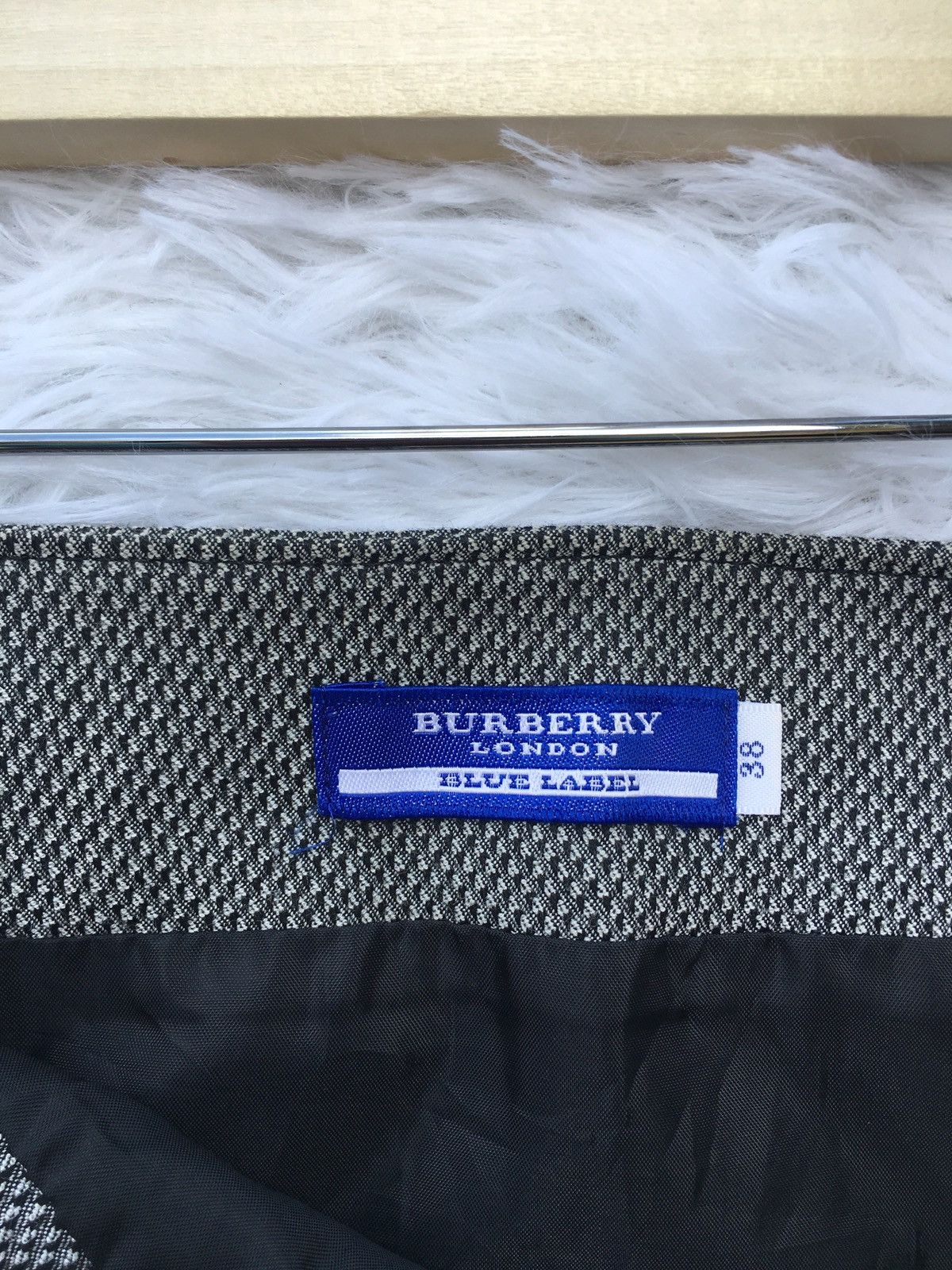 Burberry Rare Vintage 90s Burberry Grey Midi Skirt Size 28" / US 6 / IT 42 - 6 Thumbnail