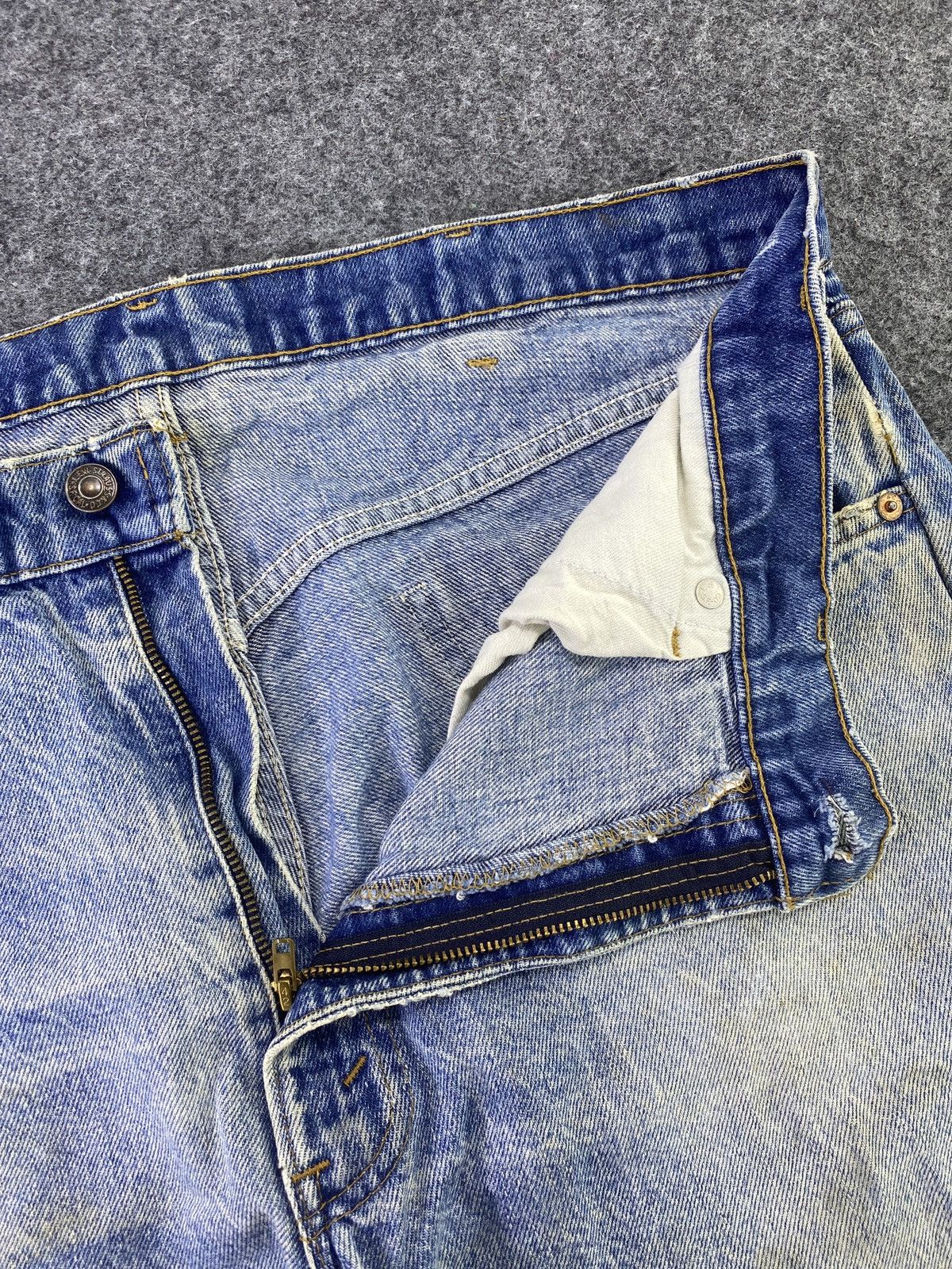 Levi's 80s Vintage Levi's 505 Jeans Distressed Stone Blue Wash-J601 Size US 38 / EU 54 - 3 Thumbnail