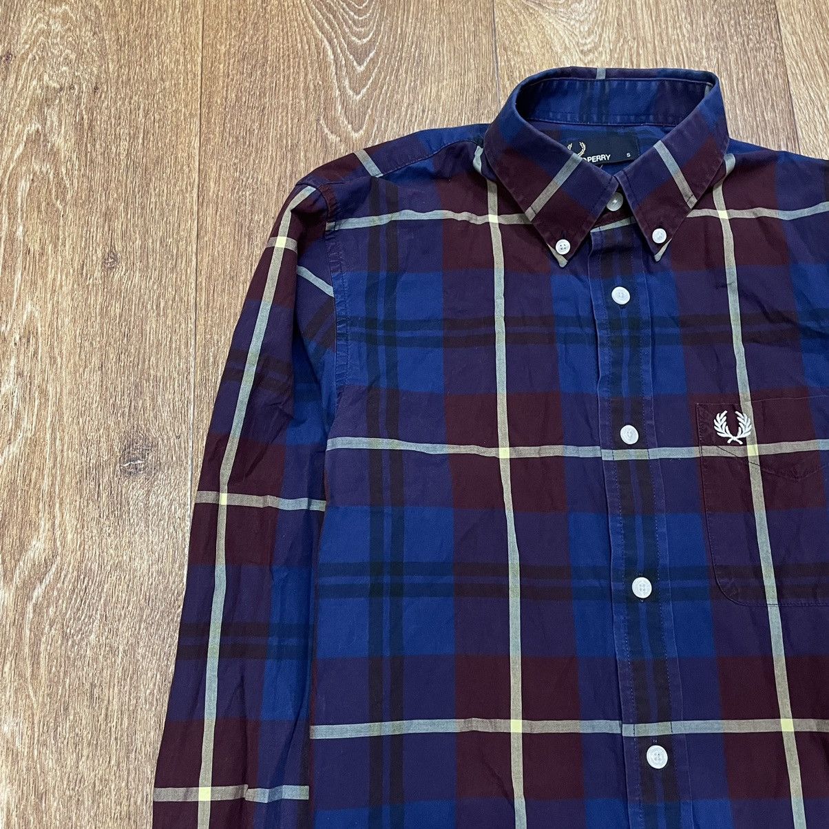 Vintage Vintage Y2K Fred Perry Plaid Shirt Preppy Indie Cropped M Size US M / EU 48-50 / 2 - 4 Thumbnail
