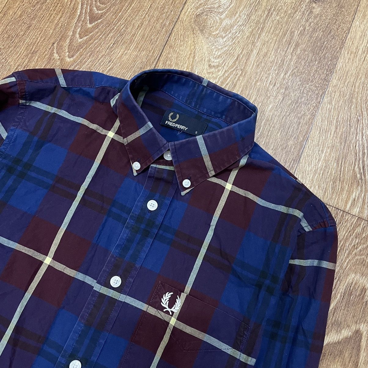 Vintage Vintage Y2K Fred Perry Plaid Shirt Preppy Indie Cropped M Size US M / EU 48-50 / 2 - 5 Thumbnail