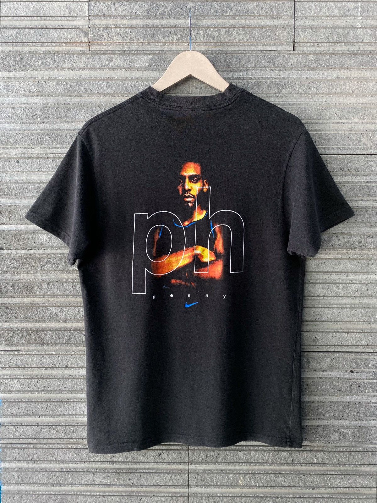 Nike Vintage Nike Penny Hardaway T Shirt Size US S / EU 44-46 / 1 - 1 Thumbnail