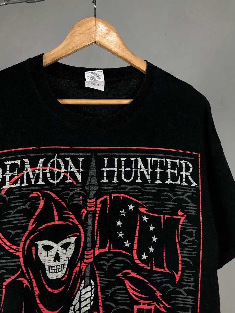 Band Tees Demon Hunter 2010 Vintage Band Tour Tee Size US L / EU 52-54 / 3 - 2 Thumbnail
