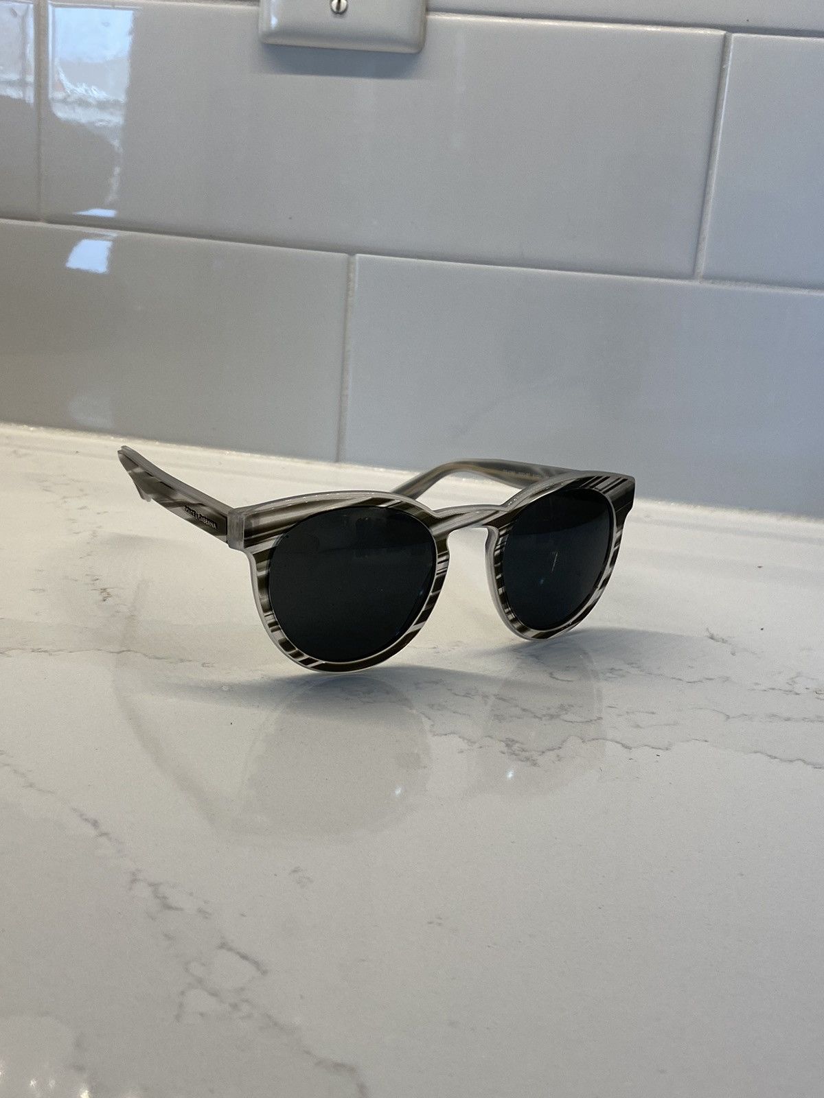 Dolce & Gabbana Dolce & Gabana Round Frame Sunglasses in Marble Grey W/Case Size ONE SIZE - 4 Thumbnail