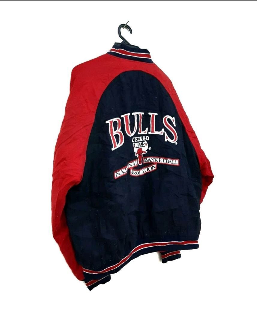 NBA Chicago Bulls Varsity Jacket – XXL – Classic Retro Style Size US XXL / EU 58 / 5 - 3 Thumbnail