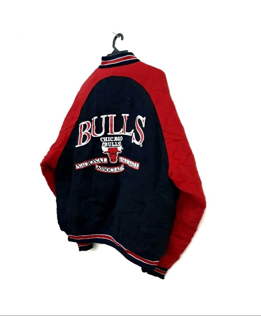 NBA Chicago Bulls Varsity Jacket – XXL – Classic Retro Style Size US XXL / EU 58 / 5 - 4 Thumbnail