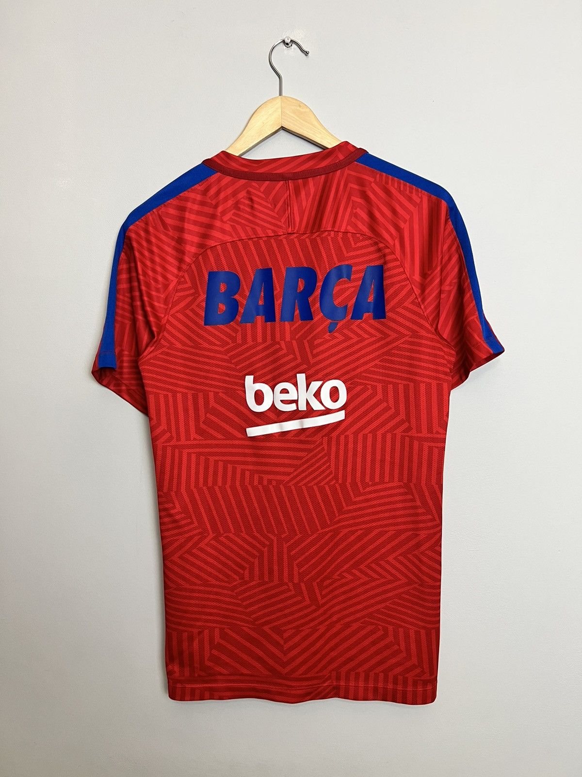 Nike Rare Vintage FC Barcelona Y2K Red Jersey Nike Swoosh Soccer Size US S / EU 44-46 / 1 - 2 Thumbnail