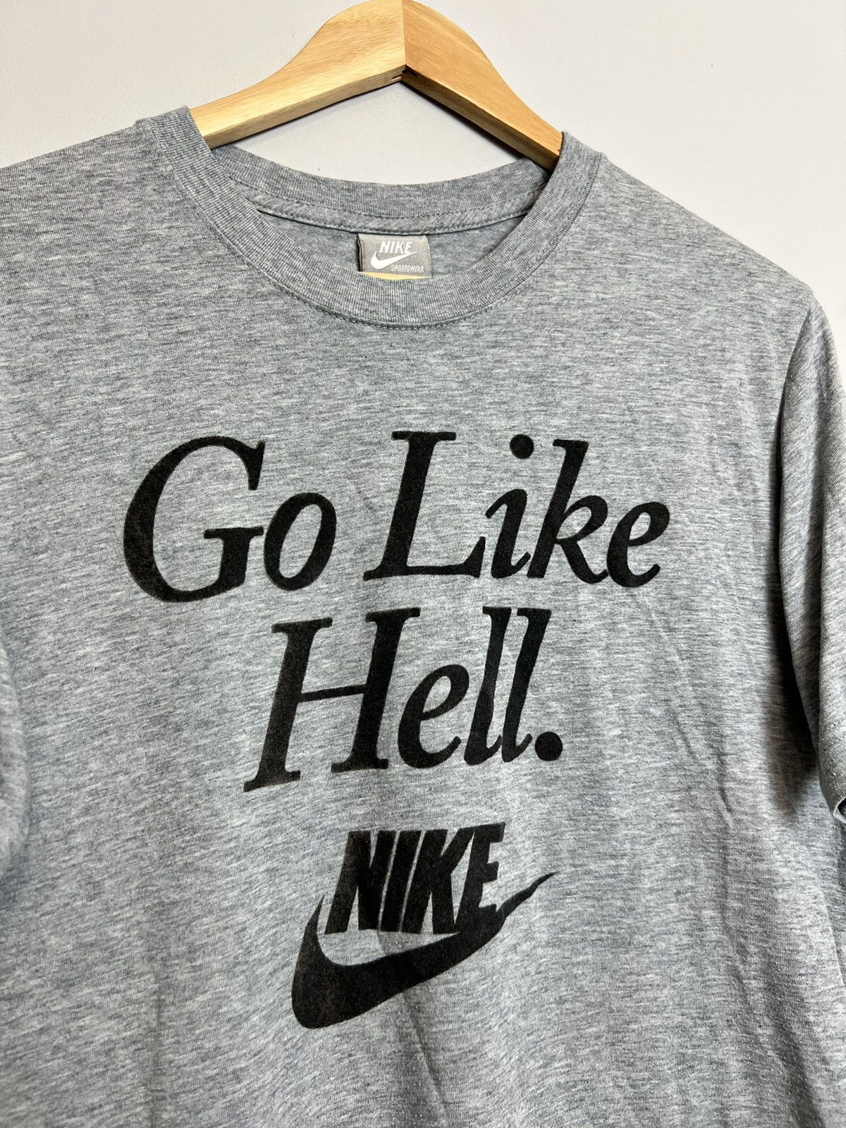 Nike Vintage 00s Nike “Go Like Hell” Sentence Y2K T shirt Hype Size US M / EU 48-50 / 2 - 3 Thumbnail
