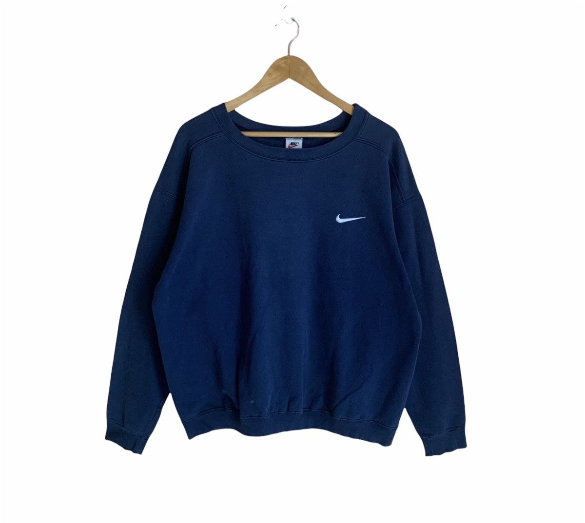 Nike VINTAGE NIKE SWEATSHIRT SMALL LOGO Size US L / EU 52-54 / 3 - 1 Thumbnail