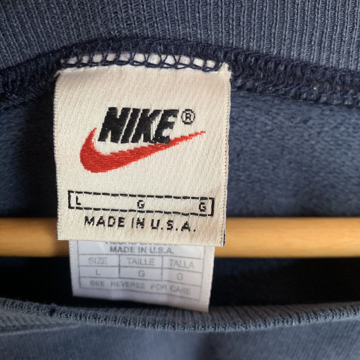 Nike VINTAGE NIKE SWEATSHIRT SMALL LOGO Size US L / EU 52-54 / 3 - 7 Thumbnail