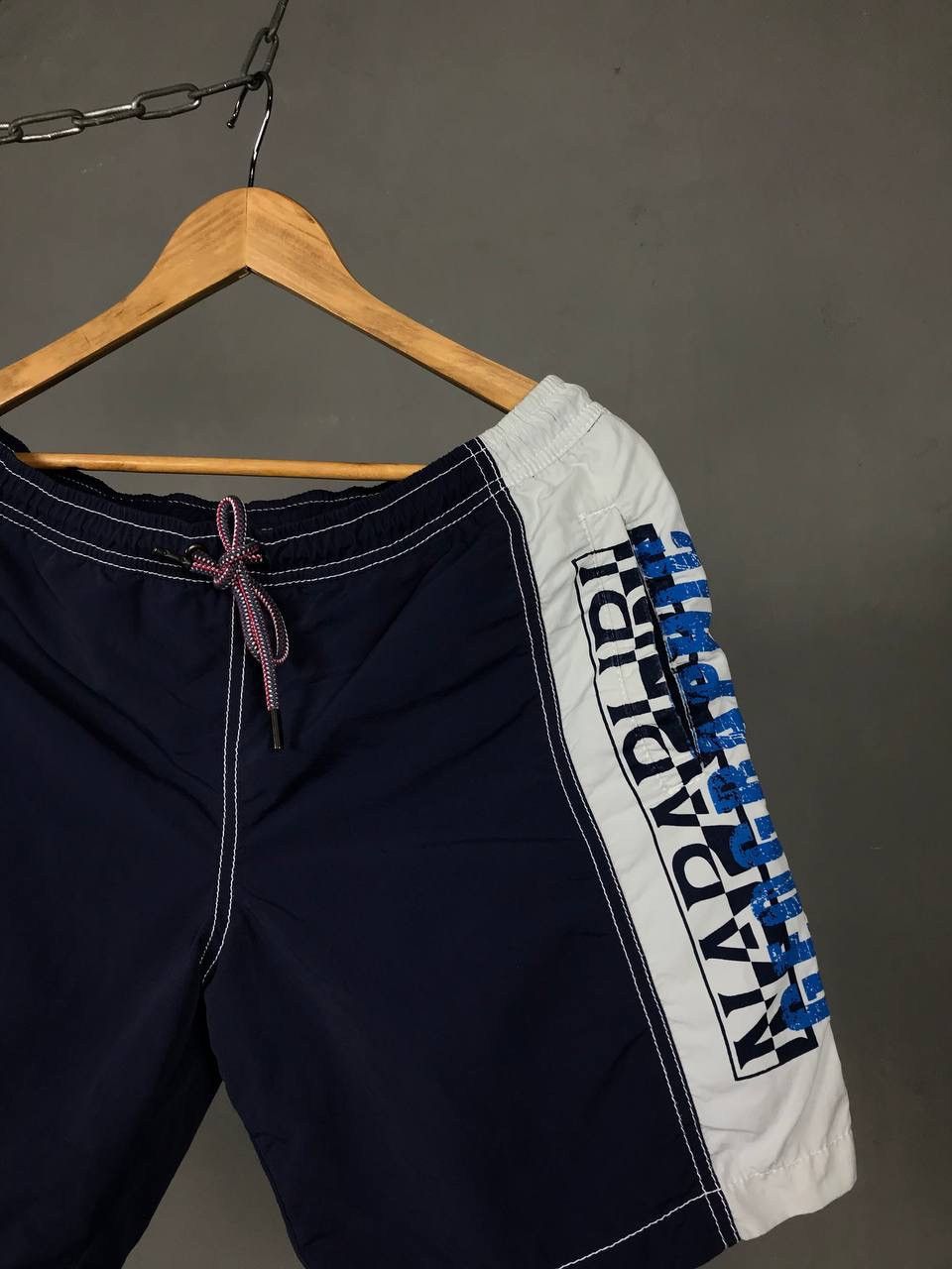 Napapijri Napapijri vintage outdoor streetwear shorts Size US 34 / EU 50 - 2 Thumbnail