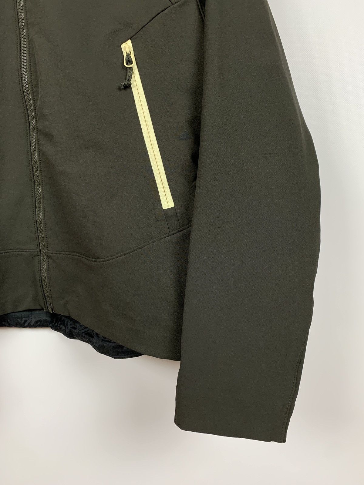 Arc'teryx Vintage Arcteryx Women’s Softshell Khaki Jacket Size L / US 10 / IT 46 - 8 Thumbnail