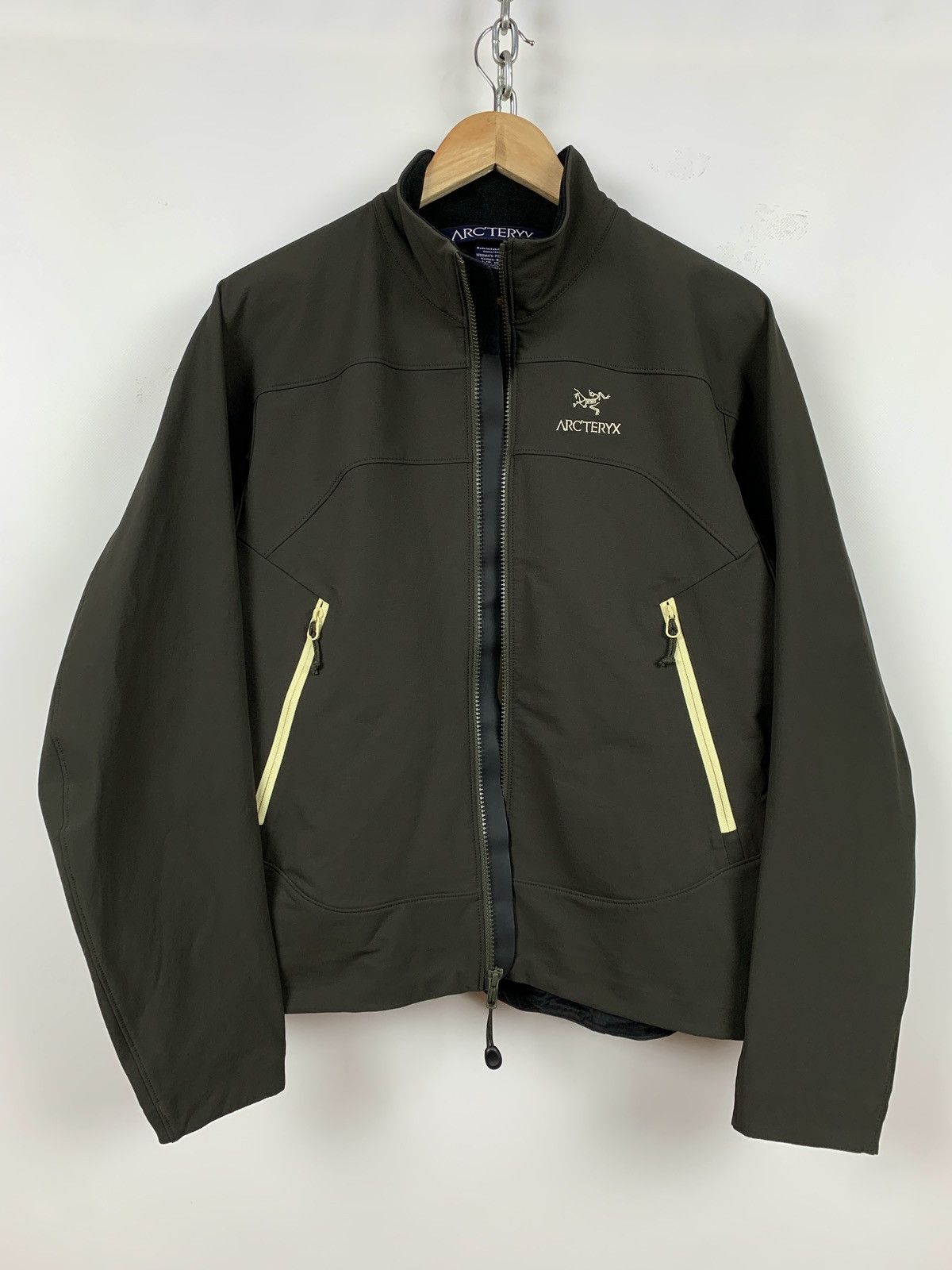 Arc'teryx Vintage Arcteryx Women’s Softshell Khaki Jacket Size L / US 10 / IT 46 - 9 Thumbnail