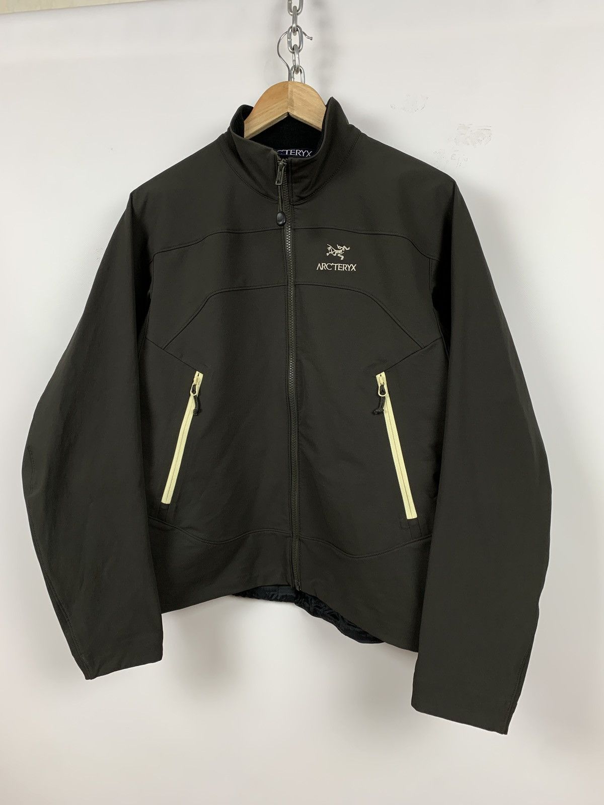 Arc'teryx Vintage Arcteryx Women’s Softshell Khaki Jacket Size L / US 10 / IT 46 - 6 Thumbnail